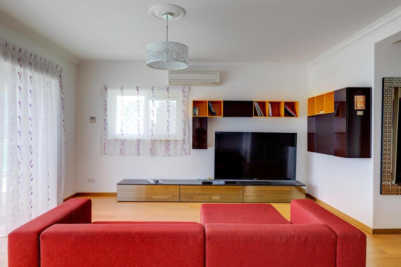 Seafront Apartment In Sliema With Pool, Upmarket Complex Buitenkant foto