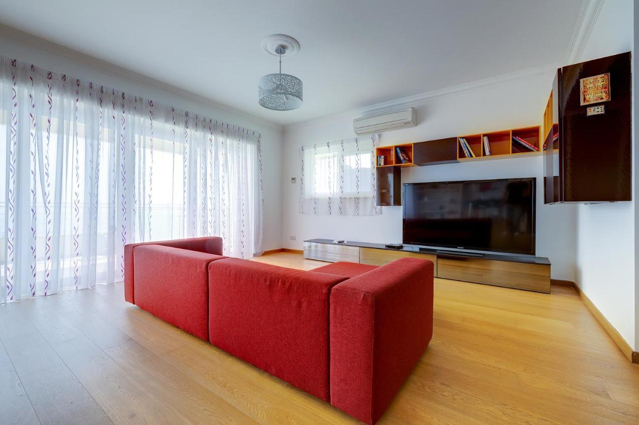 Seafront Apartment In Sliema With Pool, Upmarket Complex Buitenkant foto