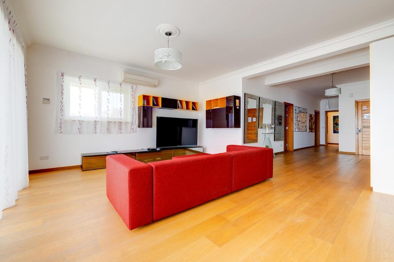 Seafront Apartment In Sliema With Pool, Upmarket Complex Buitenkant foto