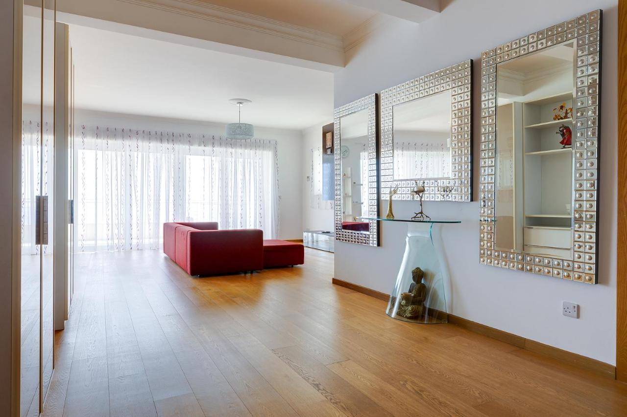 Seafront Apartment In Sliema With Pool, Upmarket Complex Buitenkant foto