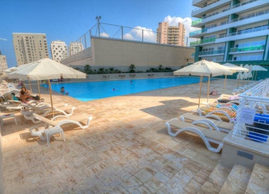 Seafront Apartment In Sliema With Pool, Upmarket Complex Buitenkant foto