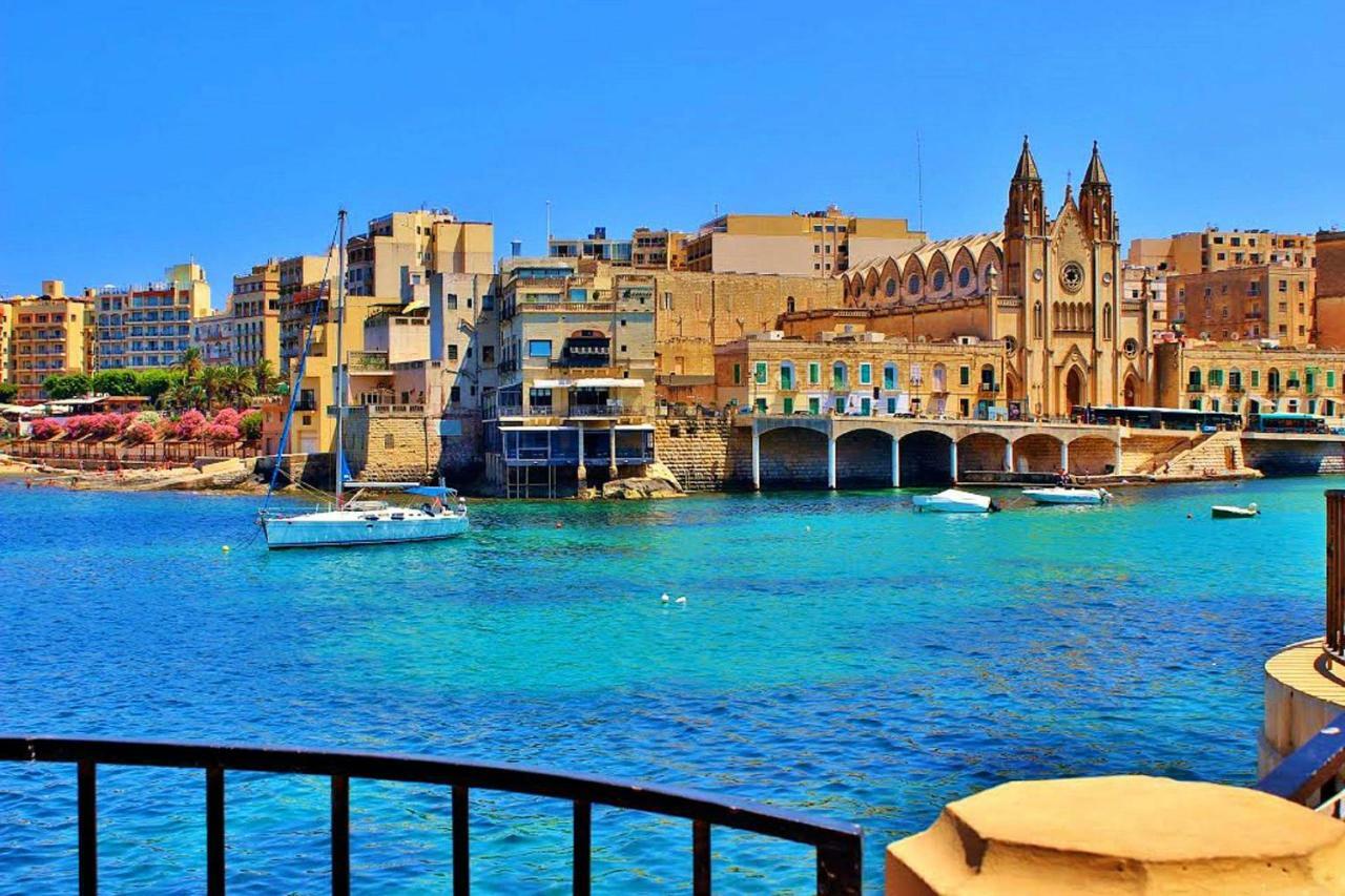 Seafront Apartment In Sliema With Pool, Upmarket Complex Buitenkant foto